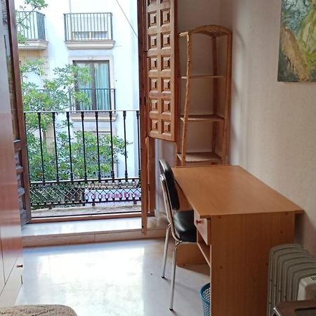 Single Room In Center Of Granada Luaran gambar